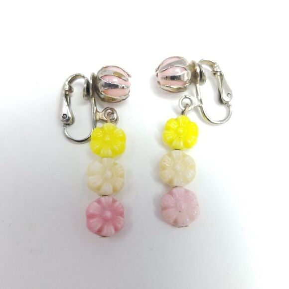 Vintage Daisy Bead Drop Clip On earrings, Spring Colors, Retro 60s Style, Estate - Picture 5 of 5